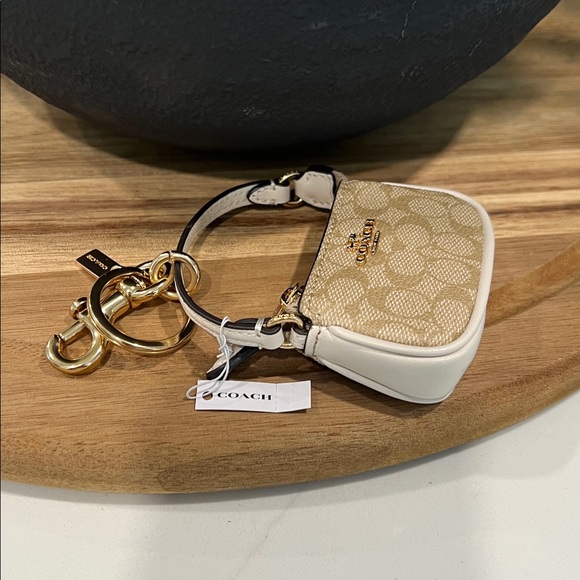 💛NWT Coach Mini Bag Charm - Picture 8 of 16